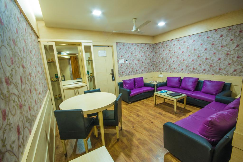 Infiniti Hotel And Spa Indore Luaran gambar