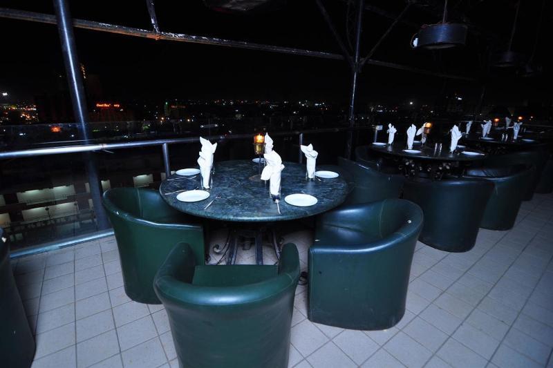 Infiniti Hotel And Spa Indore Luaran gambar